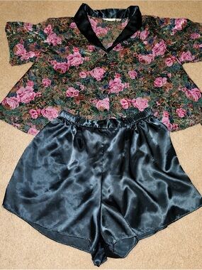 Victoria's Secret Vintage Gold Label 2-Piece Green Floral Pajama Set Size L Lace